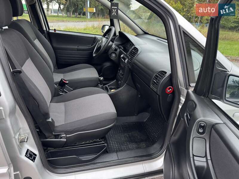 Минивэн Opel Zafira 2004 в Жмеринке
