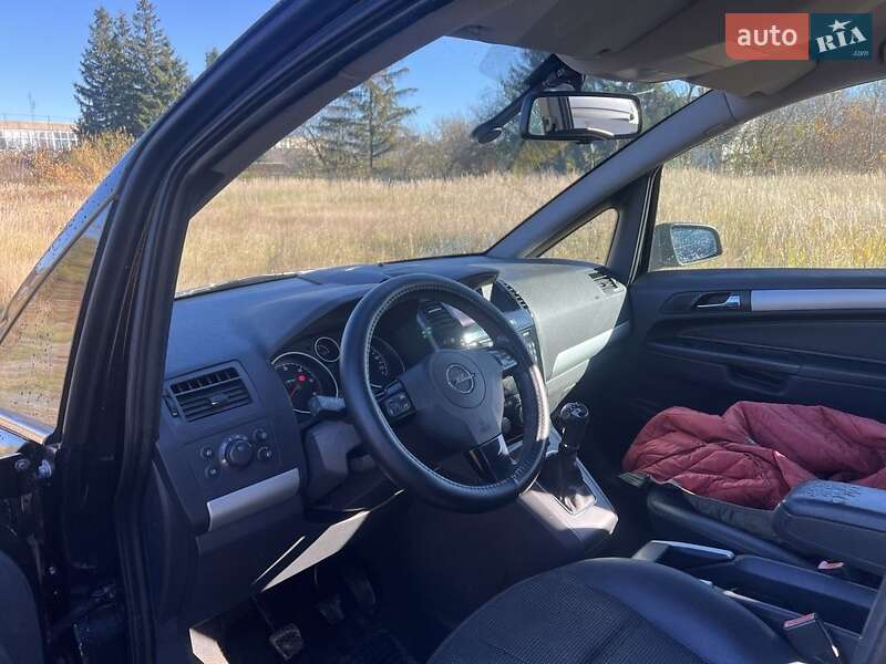 Минивэн Opel Zafira 2008 в Самборе
