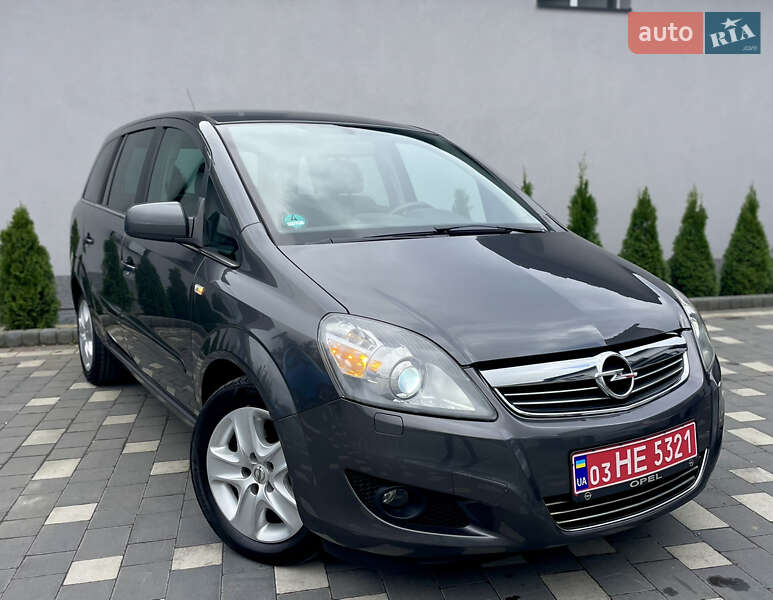 Мінівен Opel Zafira 2011 в Дрогобичі