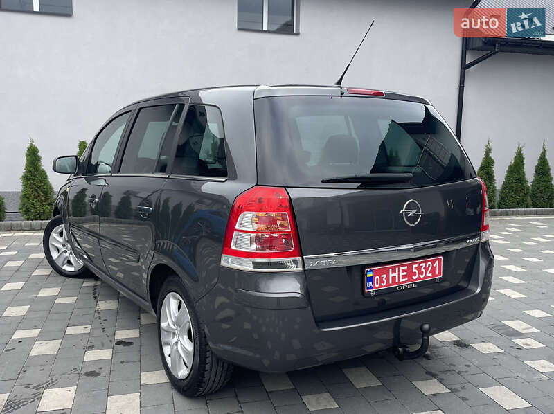 Мінівен Opel Zafira 2011 в Дрогобичі