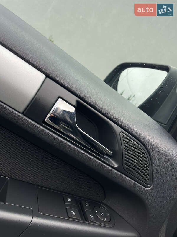 Мінівен Opel Zafira 2011 в Дрогобичі