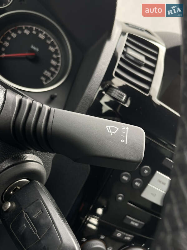 Мінівен Opel Zafira 2011 в Дрогобичі