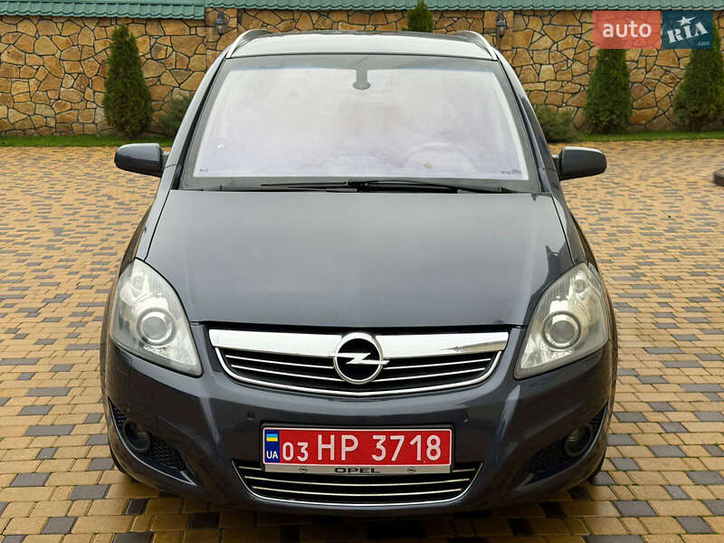 Минивэн Opel Zafira 2009 в Могилев-Подольске