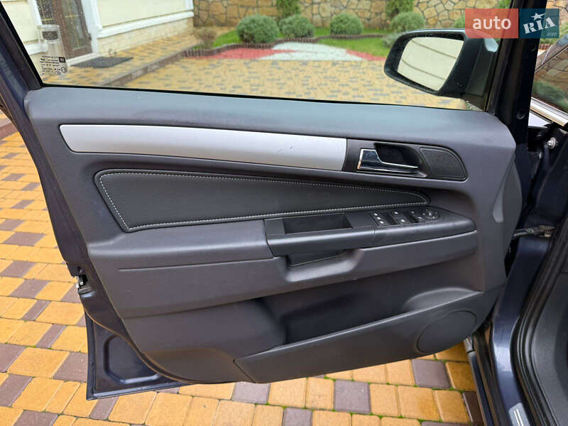 Минивэн Opel Zafira 2009 в Могилев-Подольске