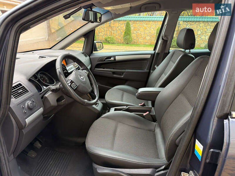 Минивэн Opel Zafira 2009 в Могилев-Подольске