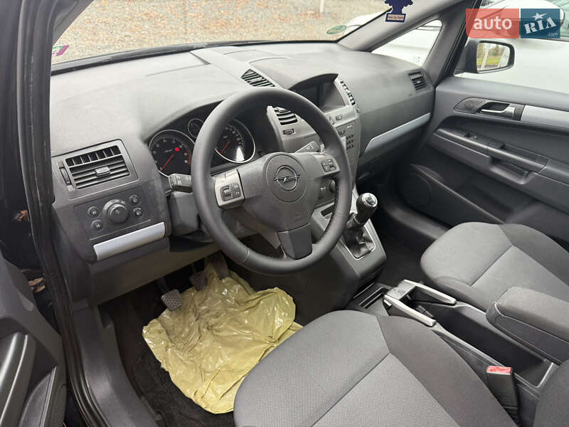 Минивэн Opel Zafira 2007 в Луцке