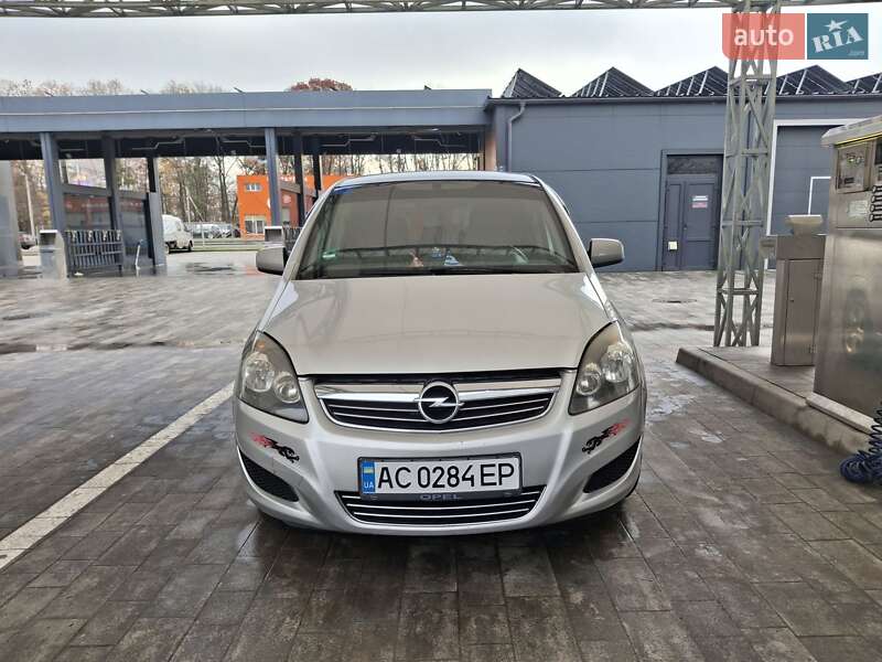 Мінівен Opel Zafira 2010 в Луцьку фото Мінівен Opel Zafira 2010 в Луцьку