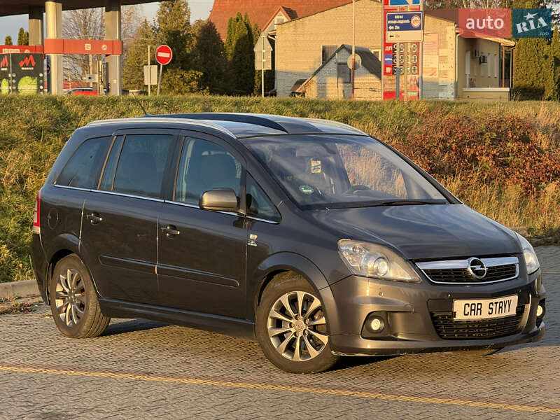 Мінівен Opel Zafira 2011 в Стрию