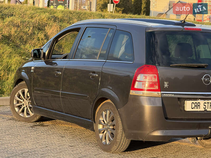 Мінівен Opel Zafira 2011 в Стрию