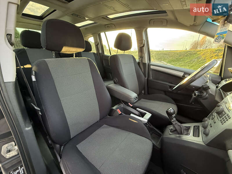 Мінівен Opel Zafira 2011 в Стрию