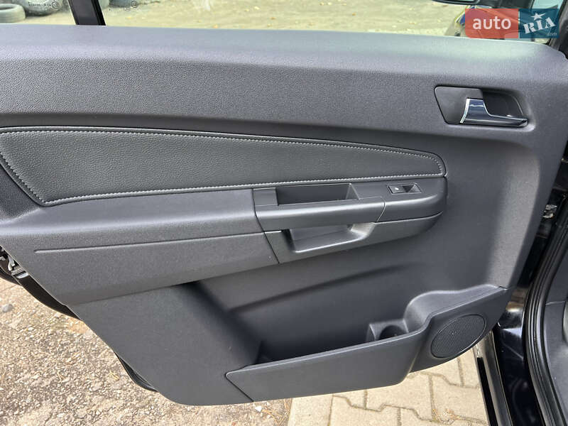 Мінівен Opel Zafira 2008 в Луцьку