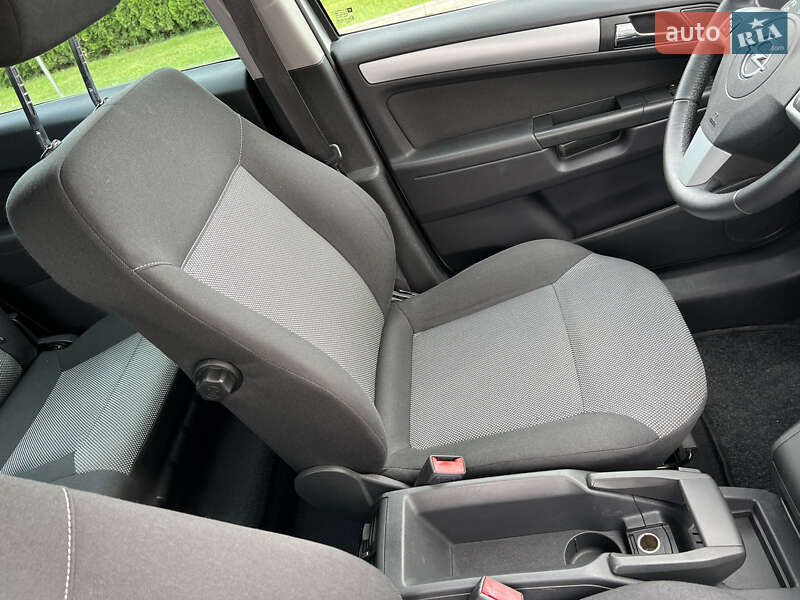 Минивэн Opel Zafira 2012 в Дунаевцах фото 26 Минивэн Opel Zafira 2012 в Дунаевцах