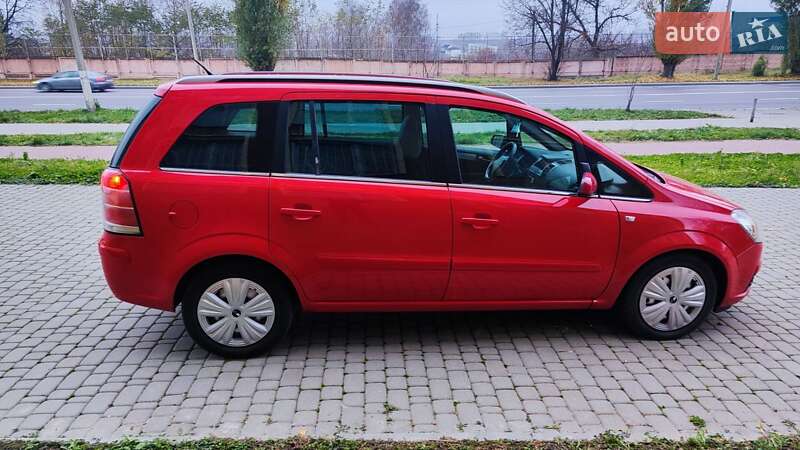 Мінівен Opel Zafira 2006 в Рівному