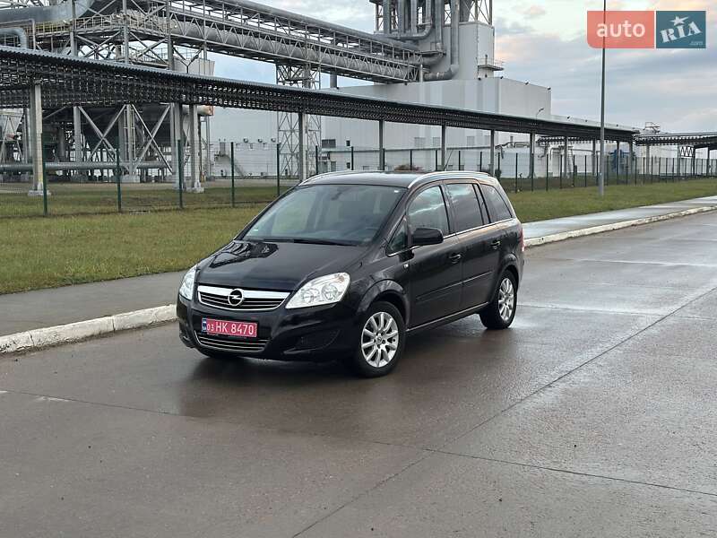 Минивэн Opel Zafira 2009 в Коростене