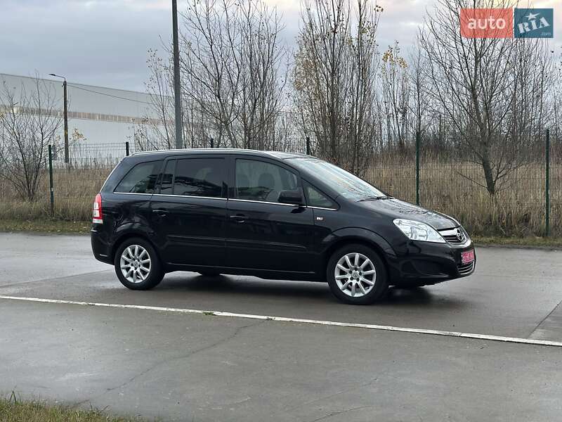 Минивэн Opel Zafira 2009 в Коростене