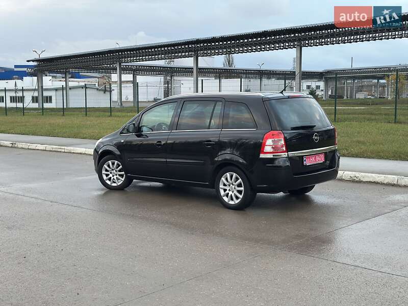 Минивэн Opel Zafira 2009 в Коростене