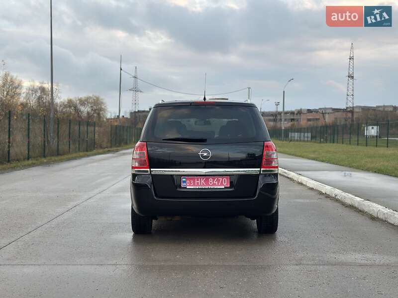 Минивэн Opel Zafira 2009 в Коростене