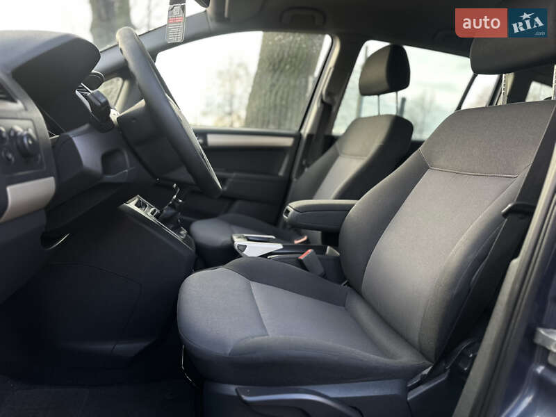 Минивэн Opel Zafira 2008 в Виннице