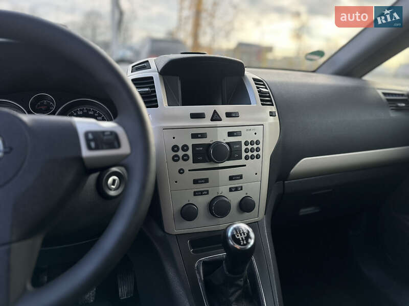 Минивэн Opel Zafira 2008 в Виннице