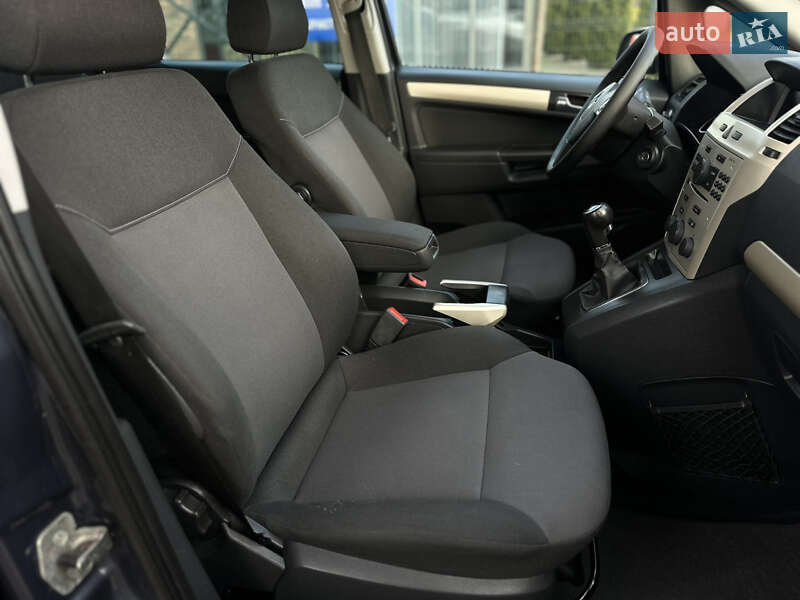 Минивэн Opel Zafira 2008 в Виннице