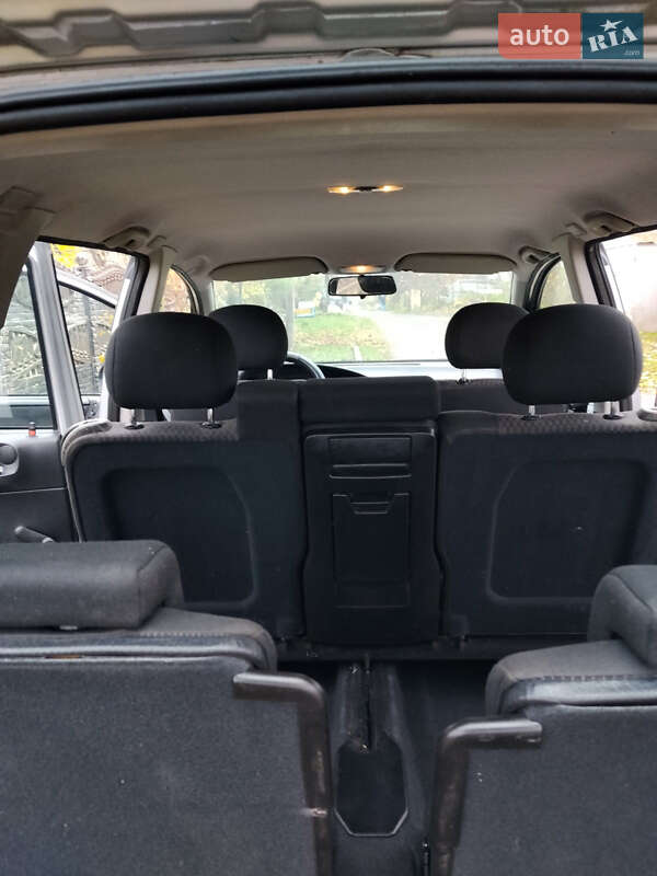 Минивэн Opel Zafira 2004 в Луцке фото 6 Минивэн Opel Zafira 2004 в Луцке