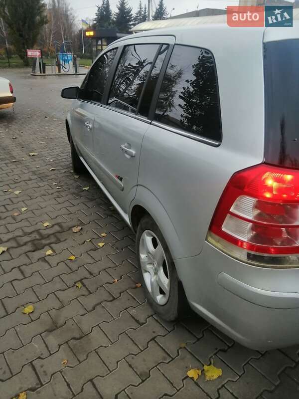 Минивэн Opel Zafira 2008 в Кривом Роге фото 4 Минивэн Opel Zafira 2008 в Кривом Роге
