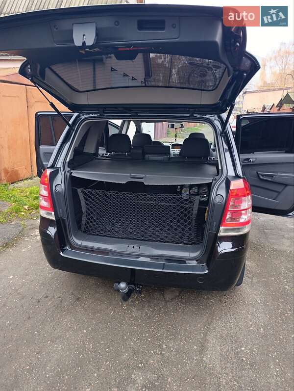 Минивэн Opel Zafira 2009 в Луцке