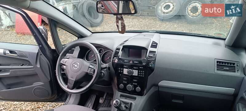 Минивэн Opel Zafira 2013 в Снятине