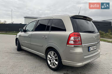 Минивэн Opel Zafira 2011 в Ивано-Франковске