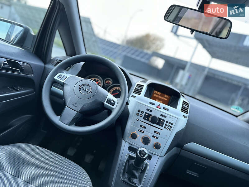Минивэн Opel Zafira 2009 в Владимире