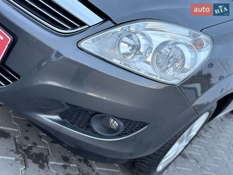 Минивэн Opel Zafira 2009 в Владимире