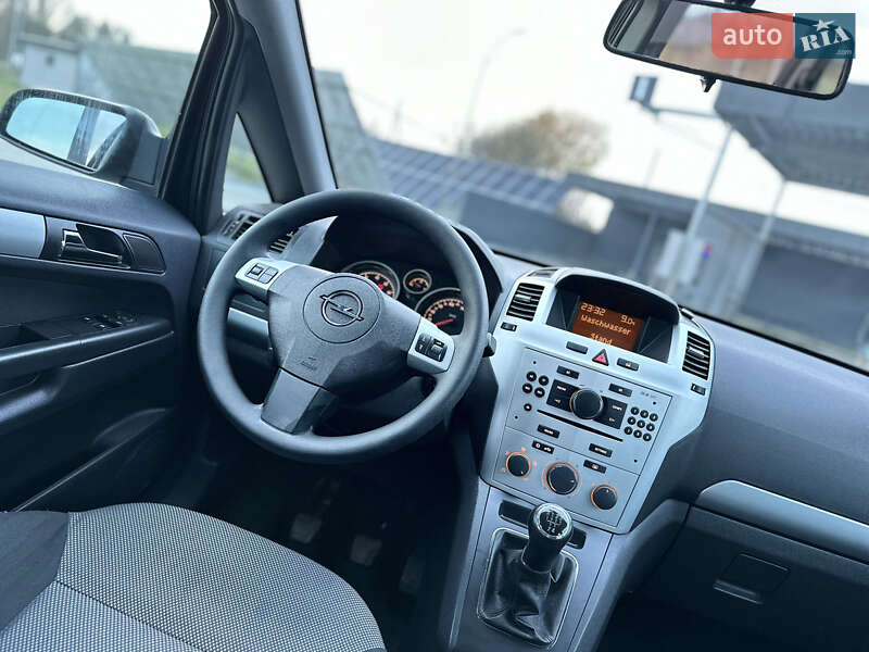 Минивэн Opel Zafira 2009 в Владимире