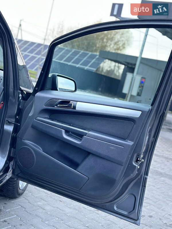 Минивэн Opel Zafira 2009 в Владимире