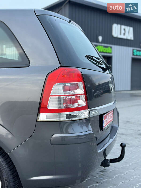 Минивэн Opel Zafira 2009 в Владимире