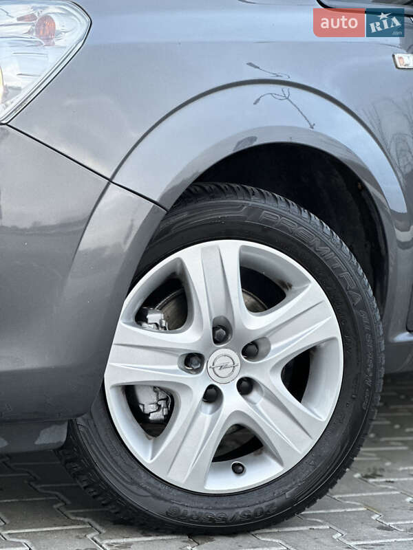 Минивэн Opel Zafira 2009 в Владимире