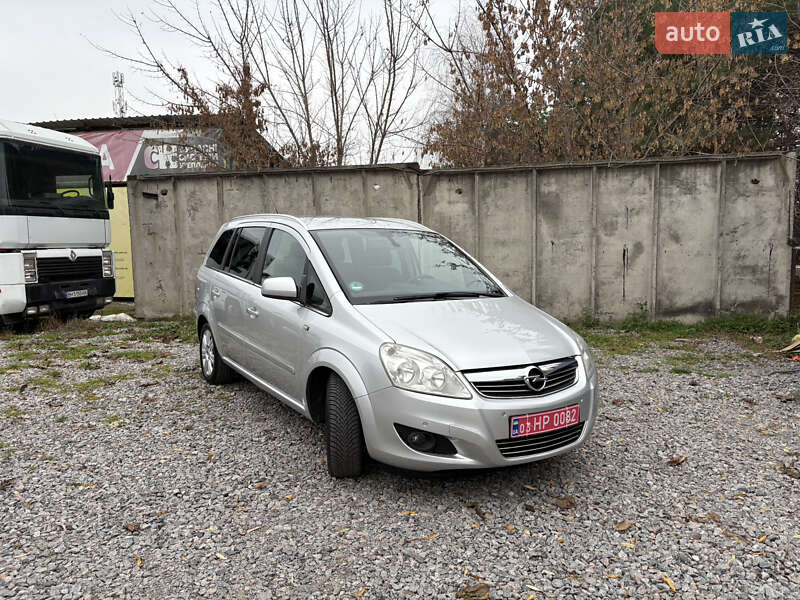 Мінівен Opel Zafira 2010 в Білій Церкві