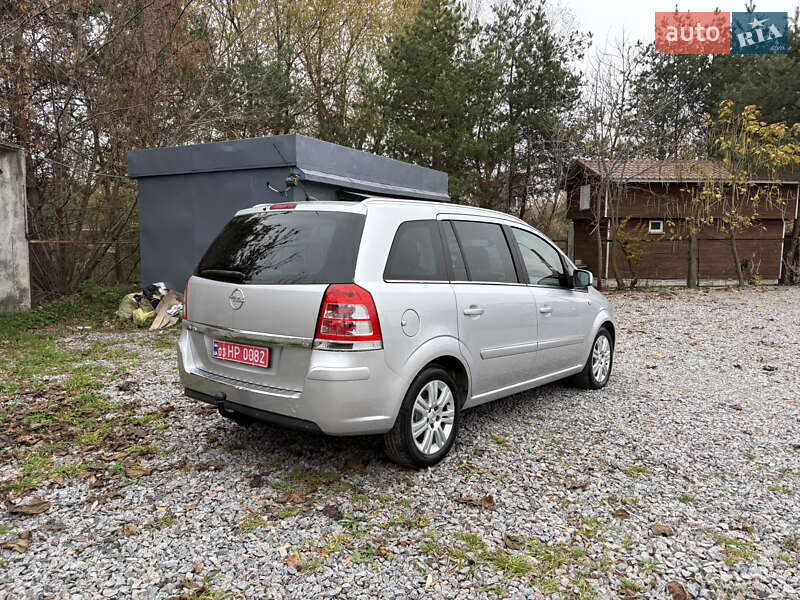 Мінівен Opel Zafira 2010 в Білій Церкві