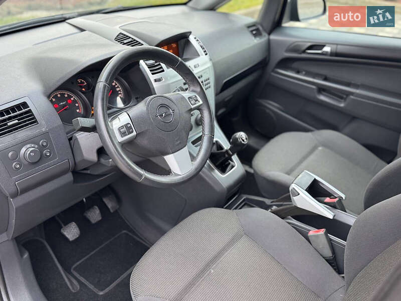 Мінівен Opel Zafira 2009 в Стрию