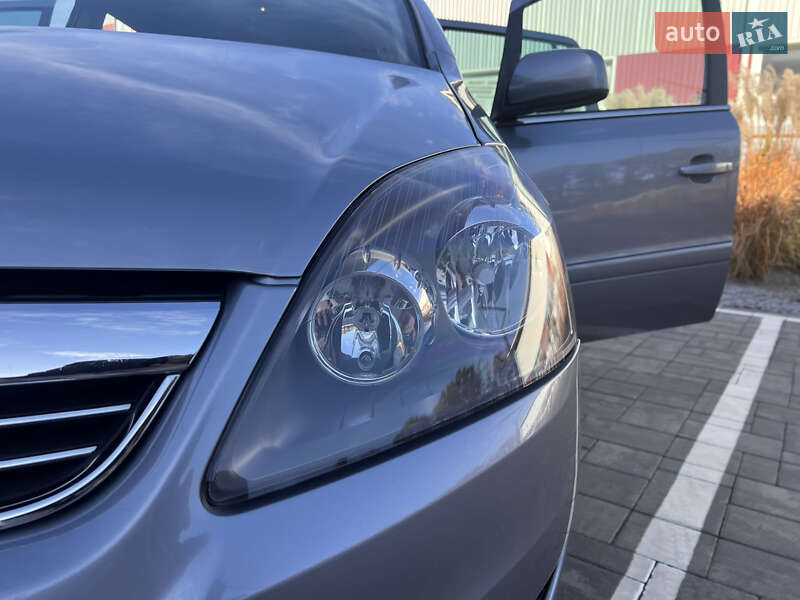 Минивэн Opel Zafira 2010 в Луцке фото 8 Минивэн Opel Zafira 2010 в Луцке