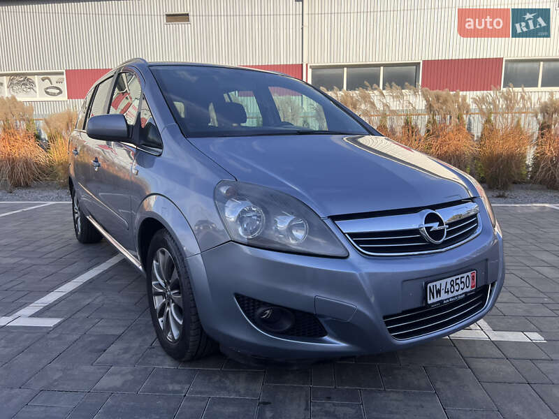 Минивэн Opel Zafira 2010 в Луцке фото 3 Минивэн Opel Zafira 2010 в Луцке