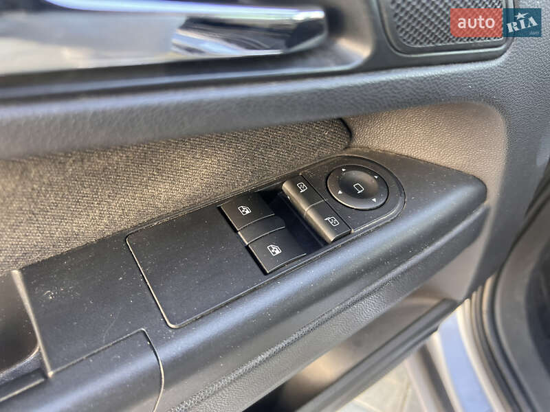 Минивэн Opel Zafira 2010 в Луцке фото 19 Минивэн Opel Zafira 2010 в Луцке