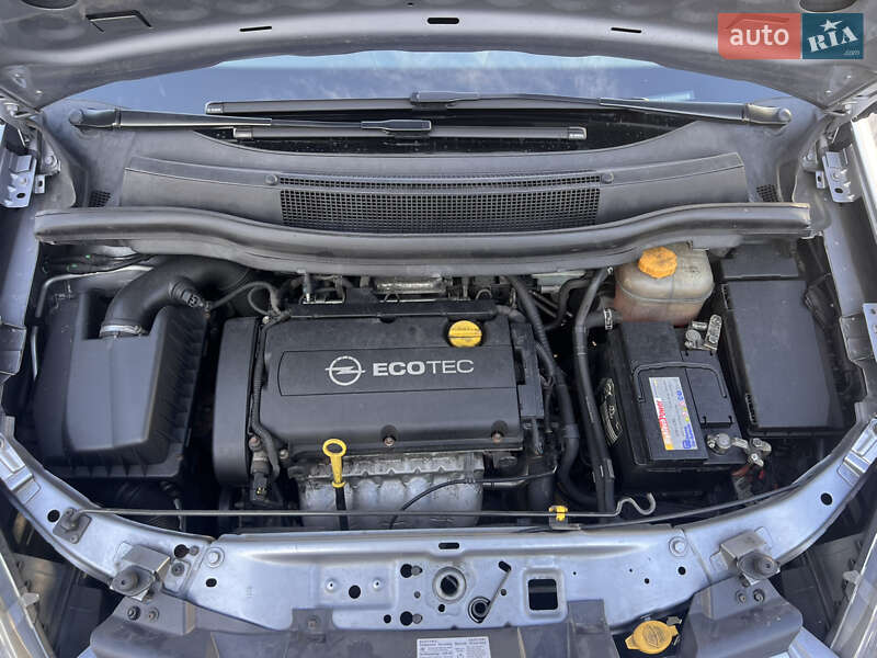 Минивэн Opel Zafira 2010 в Луцке фото 23 Минивэн Opel Zafira 2010 в Луцке
