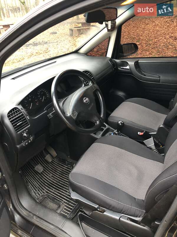 Минивэн Opel Zafira 2001 в Виннице