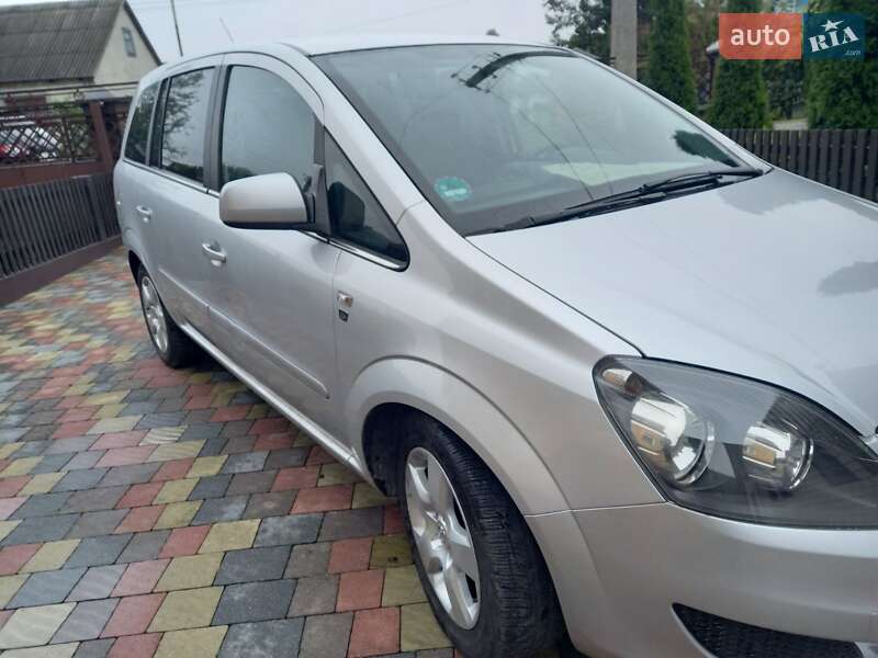 Минивэн Opel Zafira 2010 в Сарнах фото 9 Минивэн Opel Zafira 2010 в Сарнах