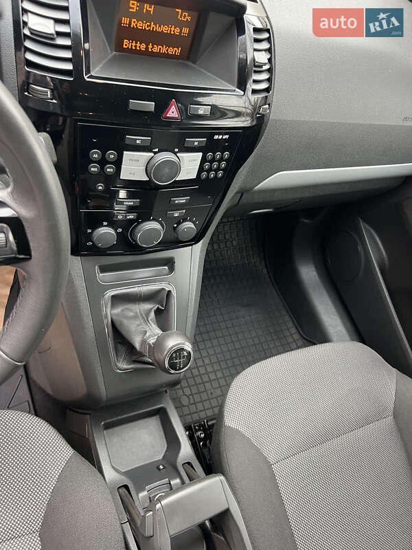 Минивэн Opel Zafira 2012 в Запорожье