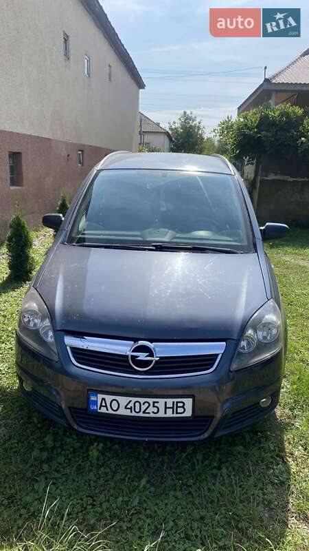 Минивэн Opel Zafira 2007 в Виноградове