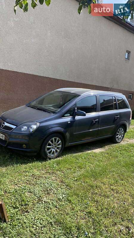 Минивэн Opel Zafira 2007 в Виноградове