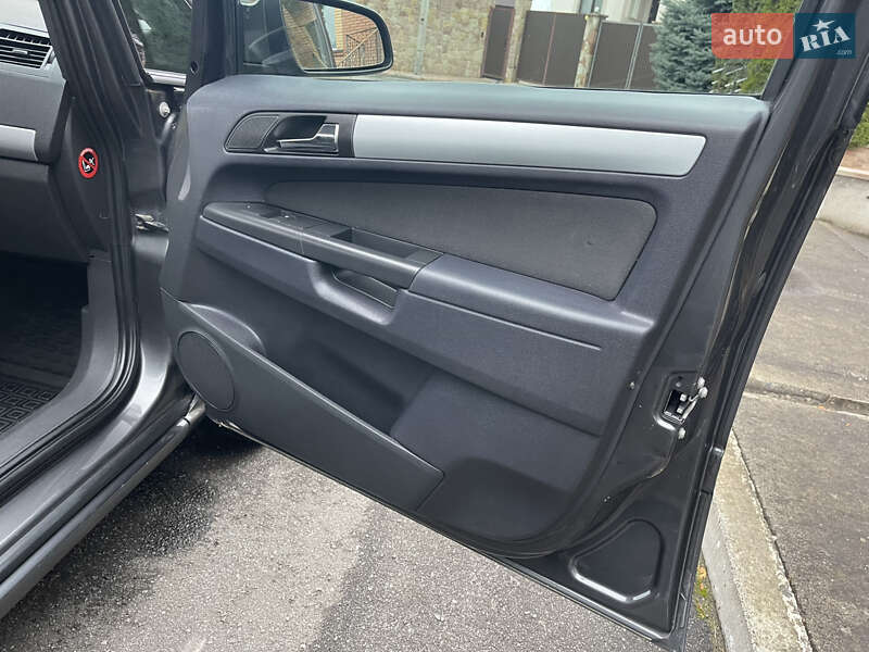 Минивэн Opel Zafira 2009 в Тернополе фото 34 Минивэн Opel Zafira 2009 в Тернополе