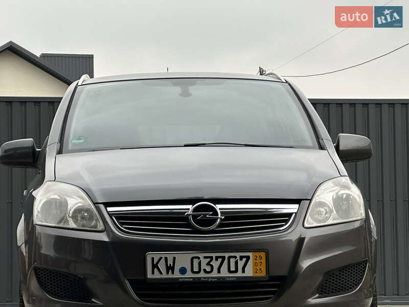 Минивэн Opel Zafira 2010 в Тернополе