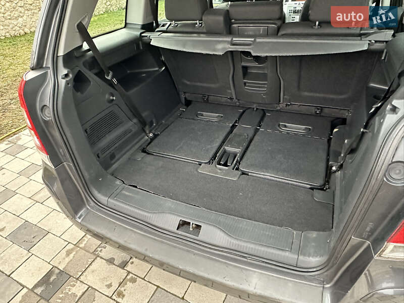 Минивэн Opel Zafira 2010 в Тернополе